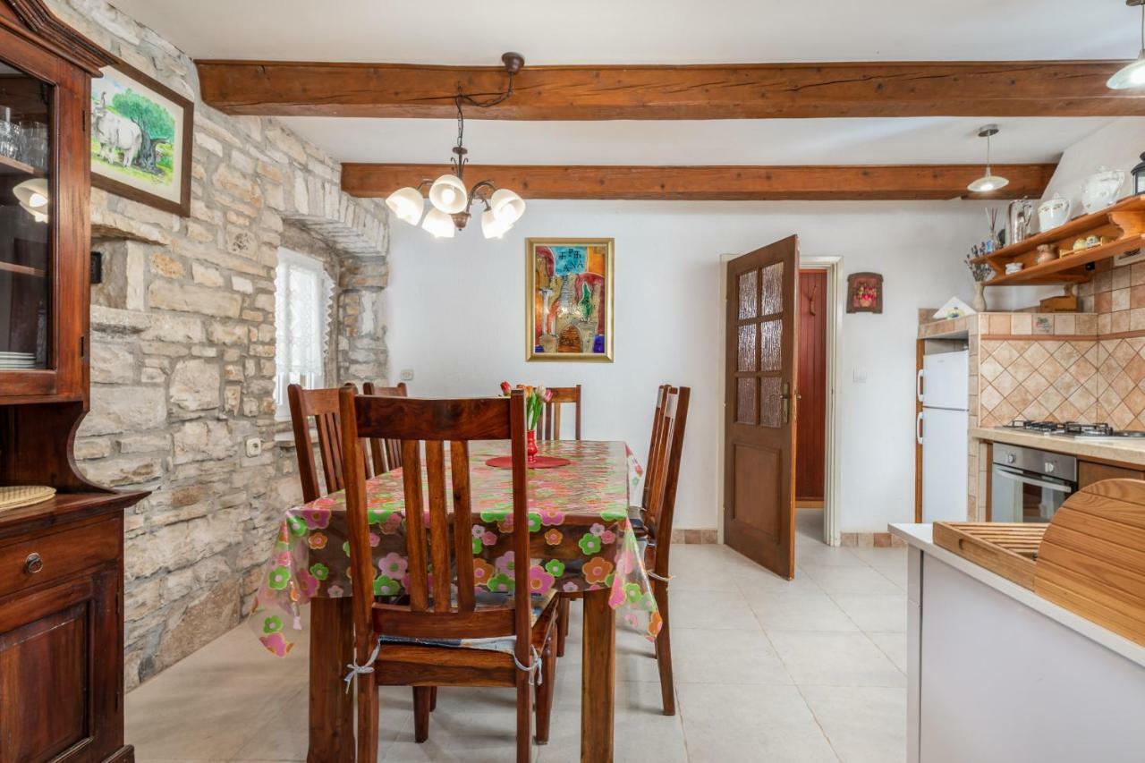 Holiday Home Ana Kanfanar Luaran gambar