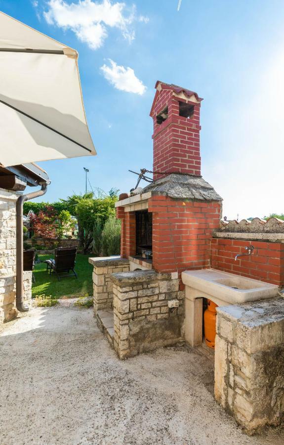 Holiday Home Ana Kanfanar Luaran gambar