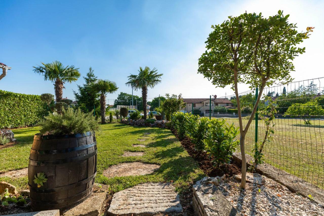 Holiday Home Ana Kanfanar Luaran gambar